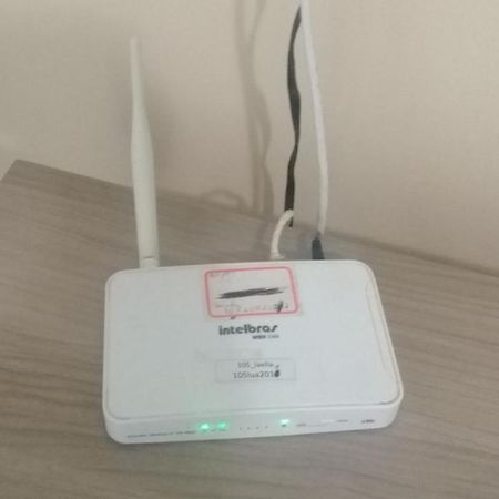 Apartamento De 2 Domitorios E 1 Garagem No Centro De Bombinhas 50 Metros Da Praia Na Avenida Principal Proximo Ao Shopping Punta Blu Esterno foto