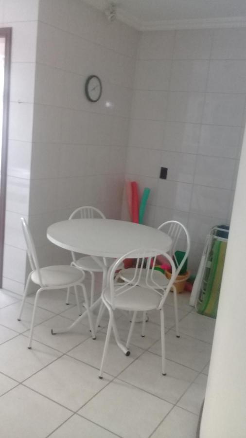 Apartamento De 2 Domitorios E 1 Garagem No Centro De Bombinhas 50 Metros Da Praia Na Avenida Principal Proximo Ao Shopping Punta Blu Esterno foto
