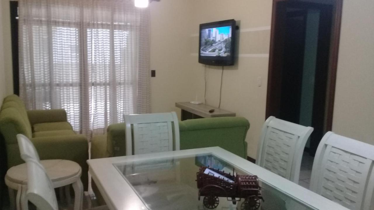 Apartamento De 2 Domitorios E 1 Garagem No Centro De Bombinhas 50 Metros Da Praia Na Avenida Principal Proximo Ao Shopping Punta Blu Esterno foto